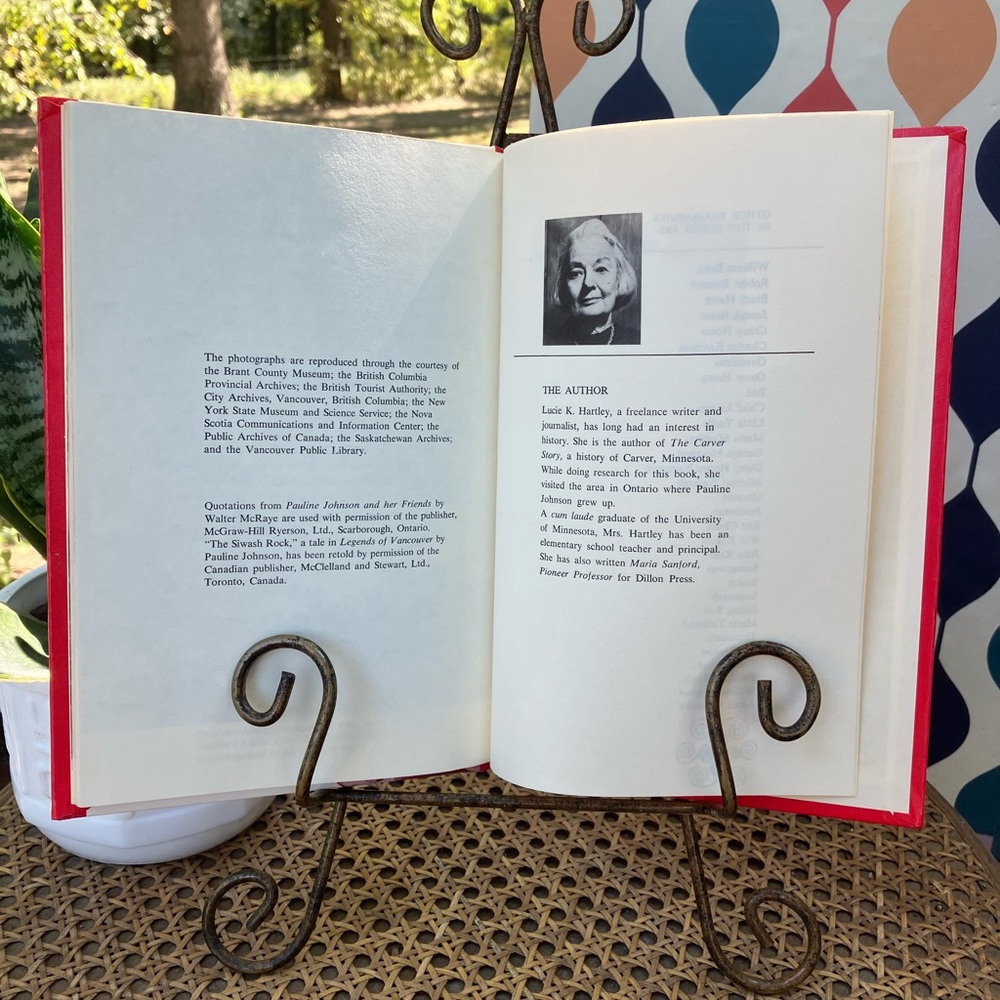 Pauline Johnson The Story of an American Indian by Lucie Hartley 1980 Hardback - Picture 11 of 13